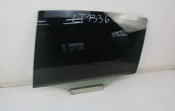 Opel Astra G Rear door window glass 