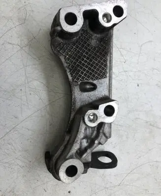 Peugeot 2008 I Engine mounting bracket 9683165580