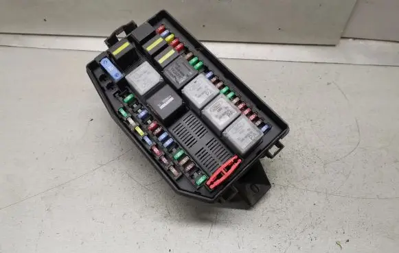 Jaguar X-Type Fuse module 4X4314A073DA