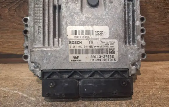 Hyundai Santa Fe Engine control unit/module 3911327825 3911627825 0281013584
