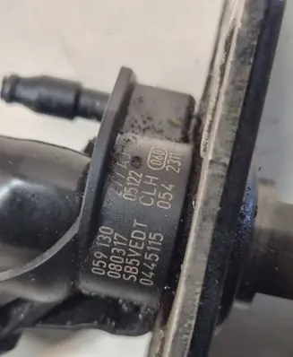 Audi A6 S6 C6 4F Fuel injector 059130277AJ 0445115054