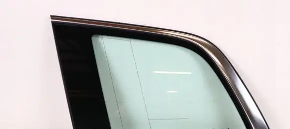 Volvo XC90 Rear side window