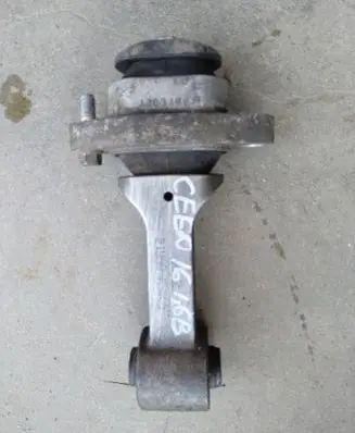 KIA Pro Cee'd II Engine mount bracket