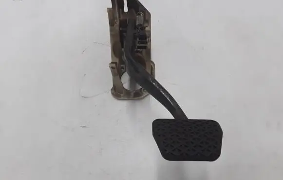 BMW 5 F10 F11 Brake pedal 6775368-04