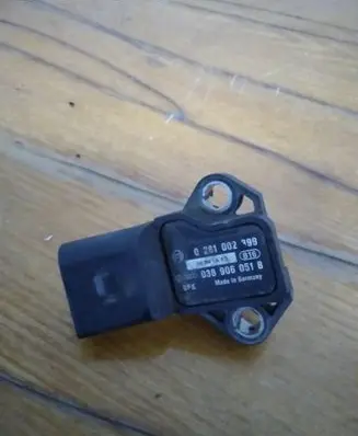 Volkswagen PASSAT B5.5 Air pressure sensor 038906051B