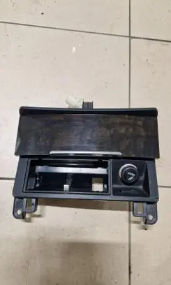 Audi Q7 4L Ashtray (front) 4L0857951