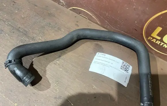 Mercedes-Benz C W204 Engine coolant pipe/hose A2048305796