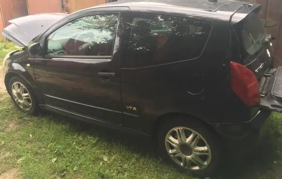 Citroen C2 Front door window/glass (coupe) 