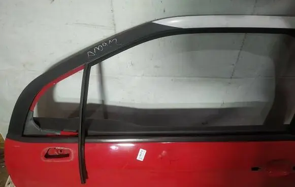Citroen DS3 Front door glass trim molding 