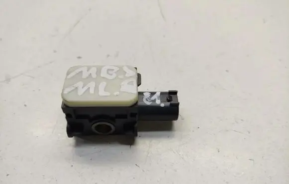 Mercedes-Benz ML W164 Airbag deployment crash/impact sensor 0038202826 965240608