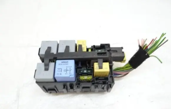 Peugeot 308 Fuse box set 9806192580