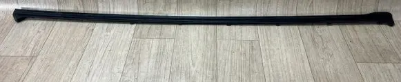 Porsche Macan (95B) Rubber seal front coupe door 95b837120b 95B837120B