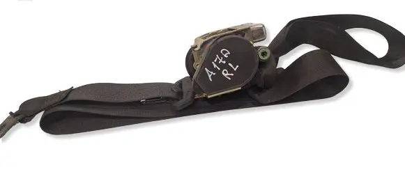 Mercedes-Benz E W124 Rear seatbelt 1688602385