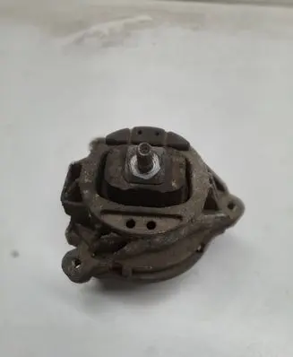 BMW 3 F30 F35 F31 Engine mount bracket 6787657