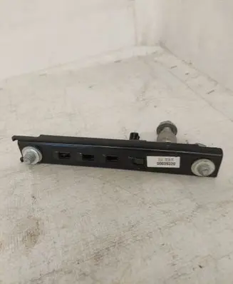 Iveco Daily 4th gen Seat belt adjustment rail 01090610 00039320
