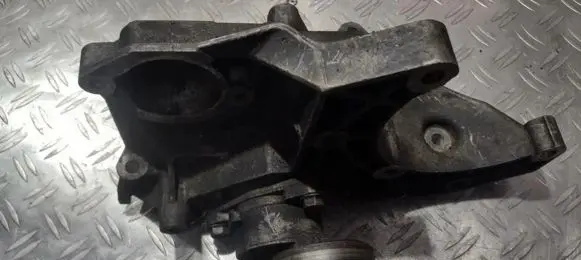 Opel Omega B1 Engine mounting bracket 905019403q