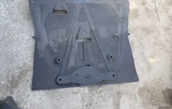 Renault Captur II Engine splash shield/under tray 758904300R