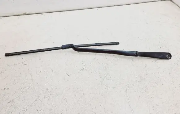 BMW 5 G30 G31 Front wiper blade arm 15272310 W60622 W60624