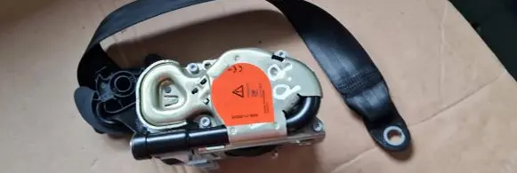 Audi Q7 4M Front seatbelt 4M0857706B