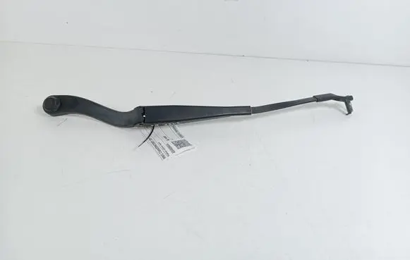 Mercedes-Benz C W204 Front wiper blade arm A2048200044