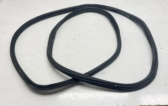 Toyota Highlander XU70 Trunk rubber seal (body) 