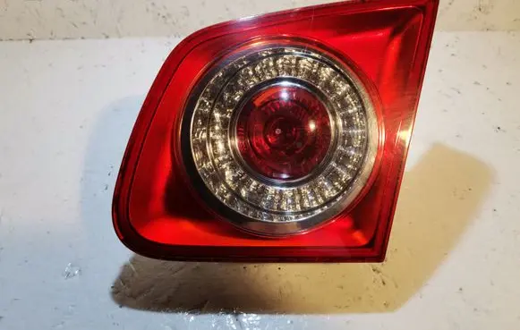 Volkswagen Jetta V Tailgate rear/tail lights 1K5945094