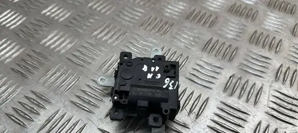 Toyota RAV 4 (XA40) Air flap motor/actuator 0638002110