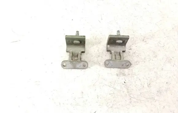 Volkswagen PASSAT B5.5 Tailgate/trunk/boot hinge 827301E