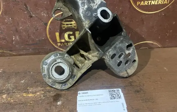 Audi A4 S4 B6 8E 8H Engine mounting bracket 8E0199351F
