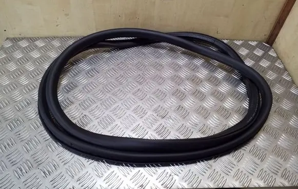 Volkswagen PASSAT B7 Front door rubber seal 3C4867911B