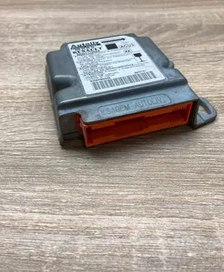 Renault Scenic I Airbag control unit/module 8200117652A 600639500