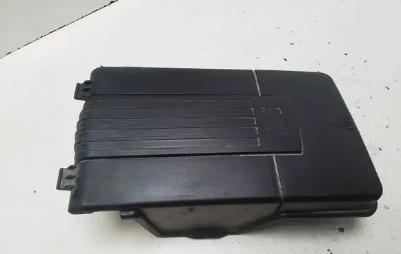 Audi A3 S3 8P Battery box tray cover/lid 3C0915443A