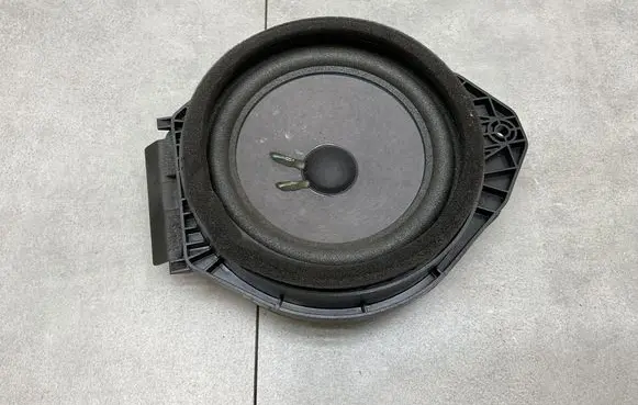 Opel Mokka Front door speaker 95137572