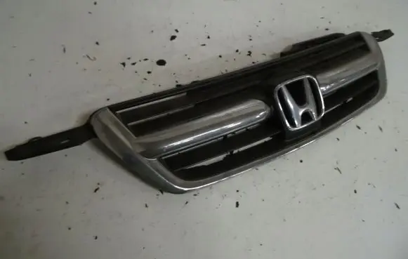 Honda CR-V Front bumper upper radiator grill