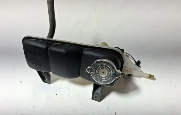 Coolant expansion tank/reservoir