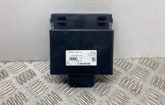 Audi A7 S7 4G Voltage converter inverter 8K0959663D