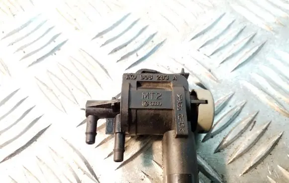Audi A4 S4 B8 8K Turbo solenoid valve 1K0906283A