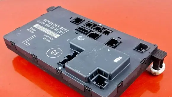 Mercedes-Benz CLS C219 Door control unit/module A2198202326