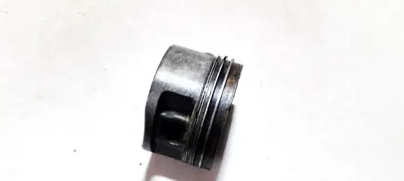 Audi A4 S4 B5 8D Piston 81p27