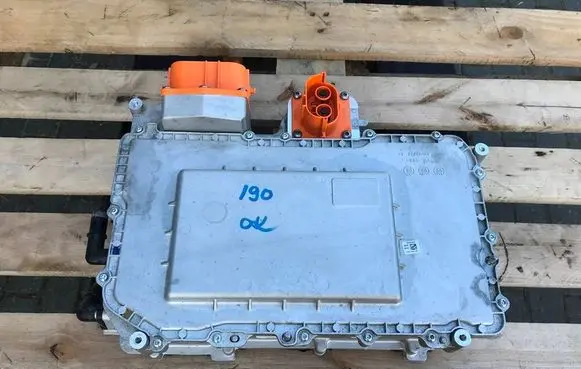 Volvo XC60 Voltage converter inverter 32324794 BWSUZ
