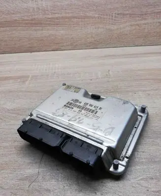 Volkswagen PASSAT B5.5 Engine control unit/module ECU 038906019BK 0281010305