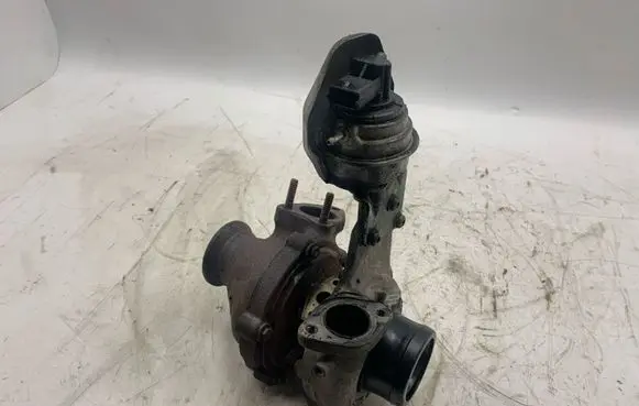 Opel Insignia A Turbo 55570748 7861371 L1W00532