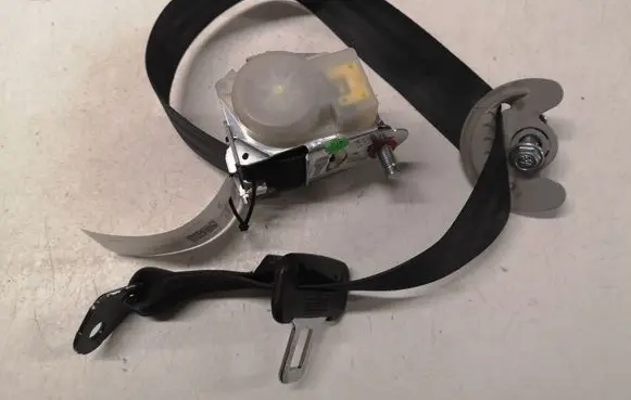 Hyundai i20 (PB PBT) Rear seatbelt 898201J000 3032010927