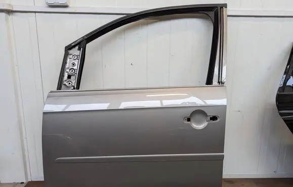 Volkswagen Caddy Front door