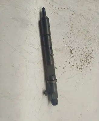 Audi A4 S4 B7 8E 8H Fuel injector 059130201G