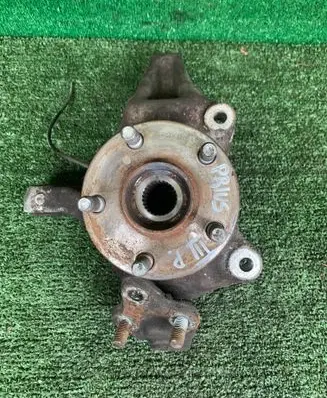 Toyota Prius (XW30) Front wheel hub spindle knuckle 