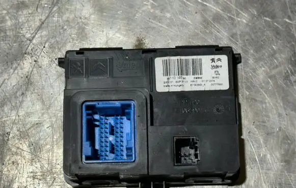 Citroen C4 Cactus Air conditioning/heating control unit 9811039380