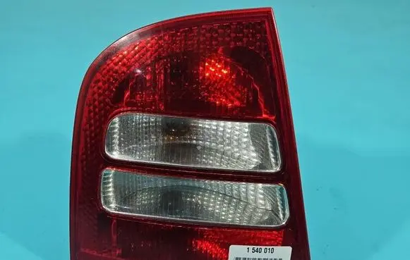 Skoda Octavia Mk1 (1U) Rear/tail lights 1U6945095 IMPRK1540010