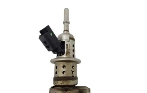 Peugeot 3008 II FAP injector 9801187080