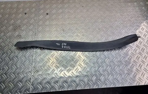 Volkswagen Jetta V Front door trim bar 1K5837382D